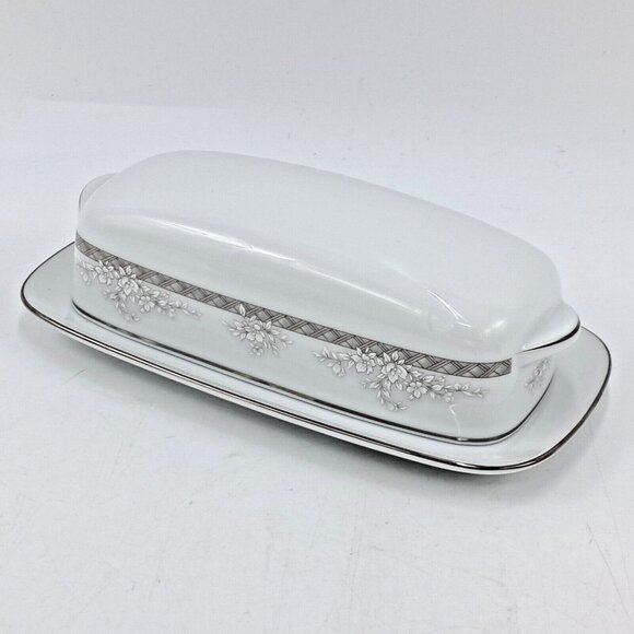 Noritake Contemporary Covered Butter DIsh-Windham Pattern 3194 -Fine China - Picture 3 of 8